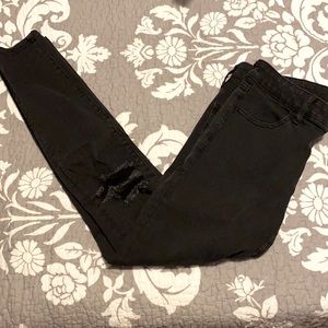 American Eagle distressed jegging